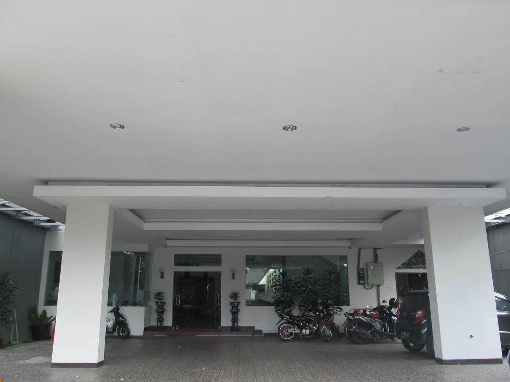 Emia Hotel Bandung Exterior photo